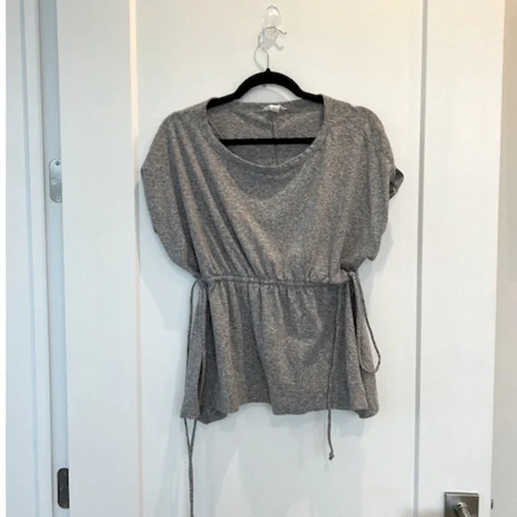 grey draw string top - Picture 1 of 5